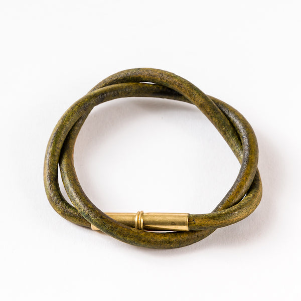 Flint Bracelet | Leather Smooth .22 | Green Double Wrap | Tres Cuervos