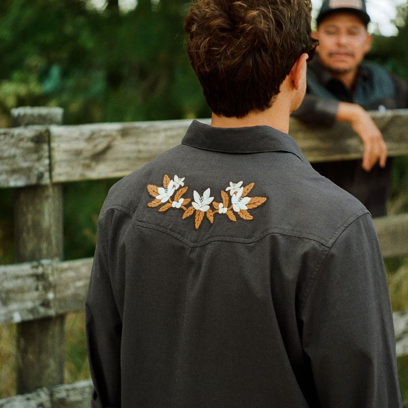 Crosscut Deluxe Snapshirt | Orange Blossoms : Antique Black