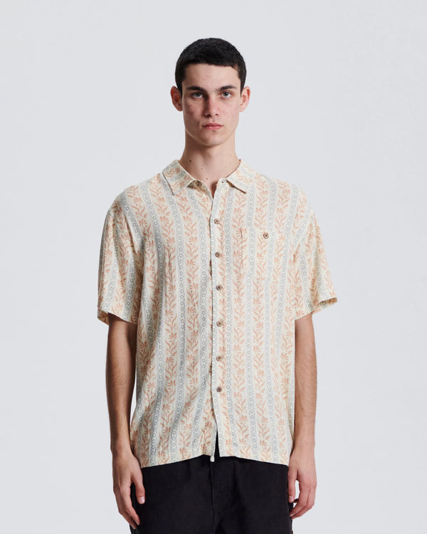 Gravity S/S Shirt | Ecru | Critical Slide