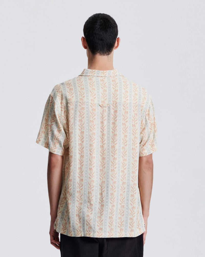 Gravity S/S Shirt | Ecru | Critical Slide