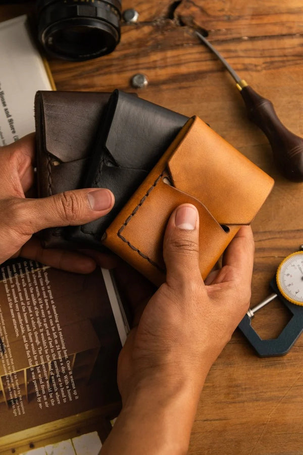 The Christopher: Vertical Wallet | JJ Leathersmith