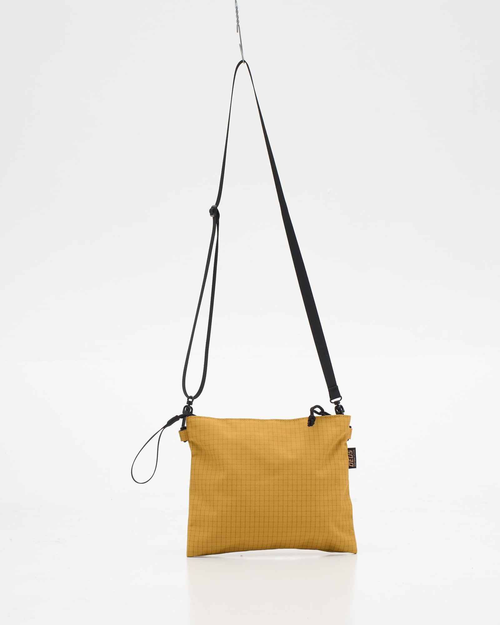 Deus Ex Machina☆TRAVIS 2 WAY SACOCHE サコッシュバッグ Bag|Deus Ex Machina|Travis 2-Way Sacoche – Deus Ex Machina USA